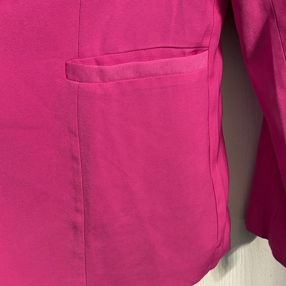 Elegant Fuchsia Blazer with Animal Print Lining - Picture 6 of 7